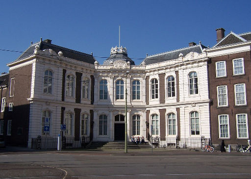 Kneuterdijk Palace